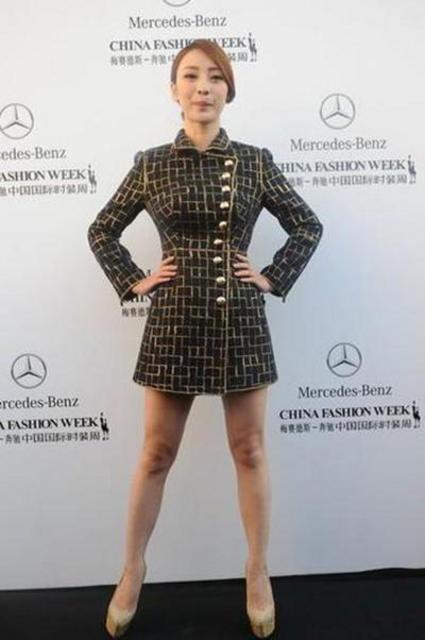 女星下半身惨不忍睹：郑爽牙签腿 范冰冰腿粗屁股大